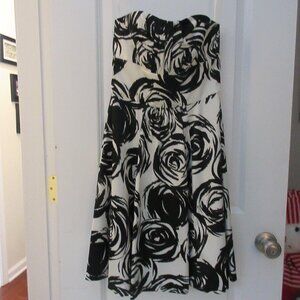 Black House White Market Formal Size 2 Black & White Strapless Dress / Worn Once